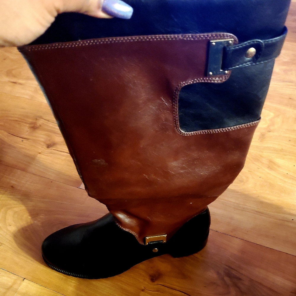 Boots - Picture 2 of 5